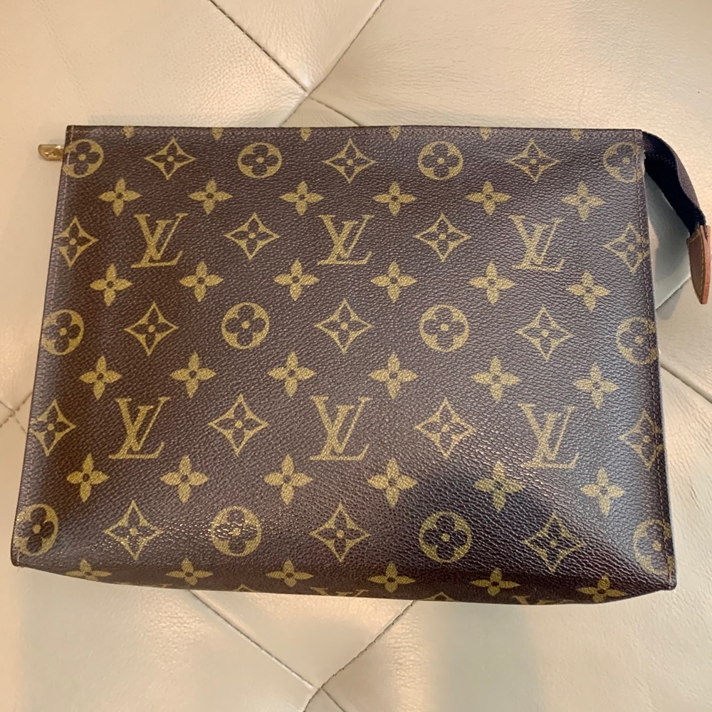 Louis Vuitton vintage Toiletry pouch 26 - Picture 2 of 14